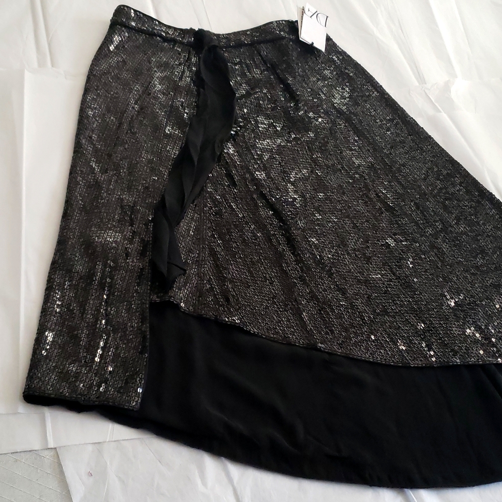 DVF New Sequin Silk Wrap Skirt Black 🎉HP🎉 - Picture 15 of 15